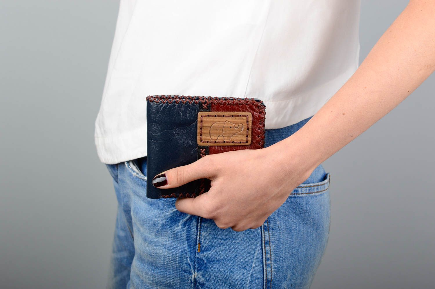 Симпатичный кожаный кошелек шитье с внутренними отделениями ручной работы фото 5