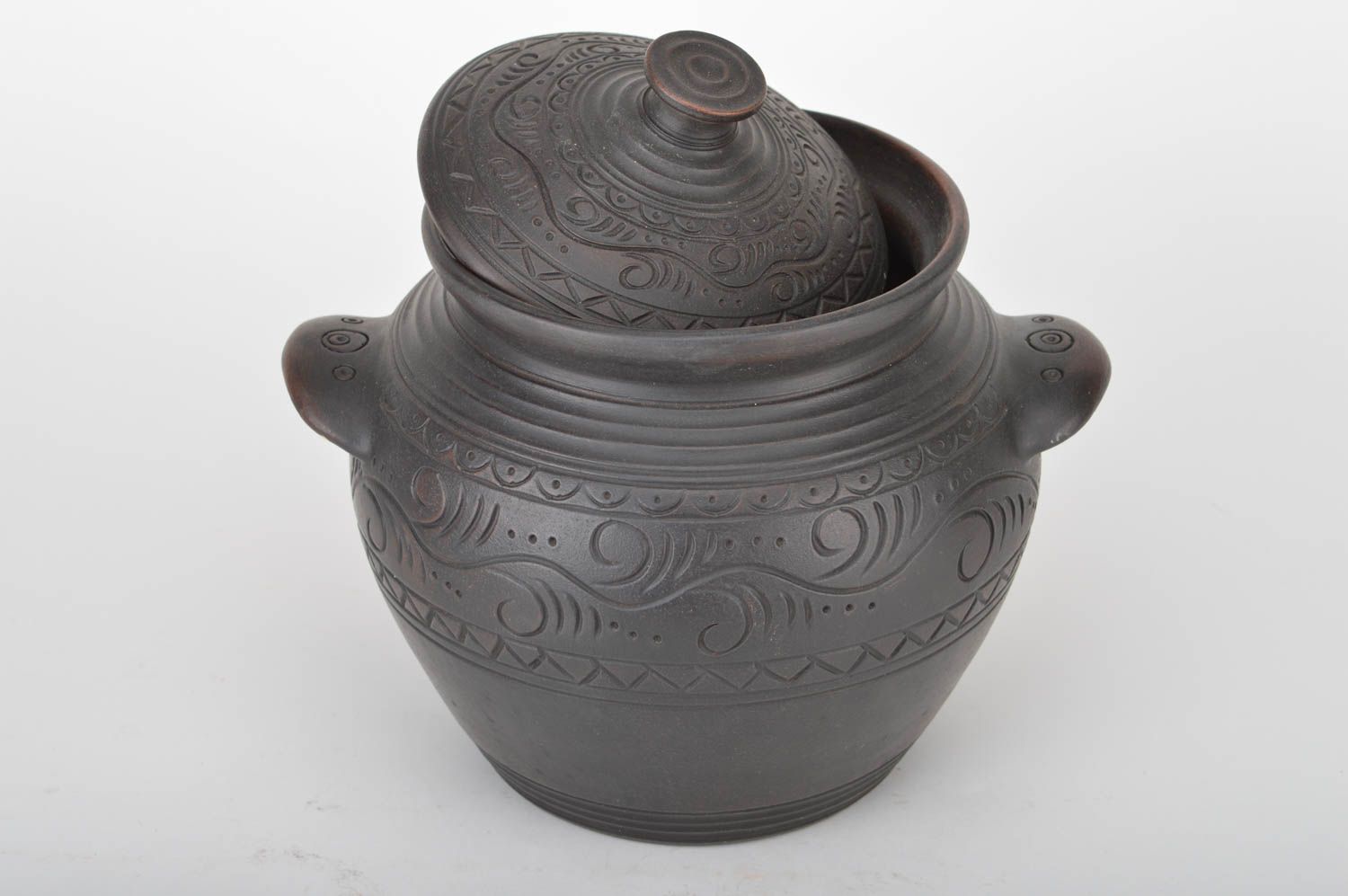 Dark bowl made of clay with lid and ornament for cooking and decor 4 liters photo 2