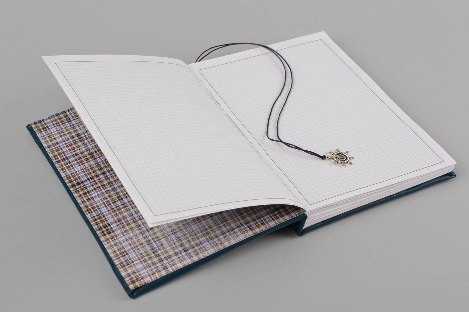 Blaues handgemachtes Notizbuch aus Kunstleder Scrapbooking Technik schön foto 5