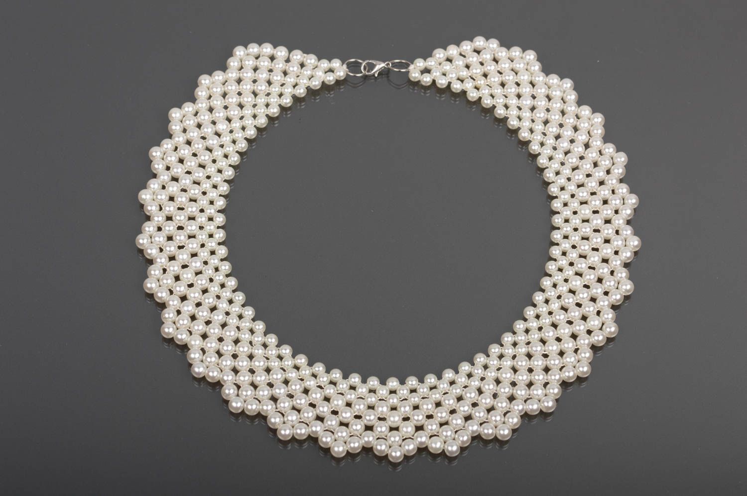 Collier blanc Bijou fait main tressé en fausses perles Cadeau femme original photo 1