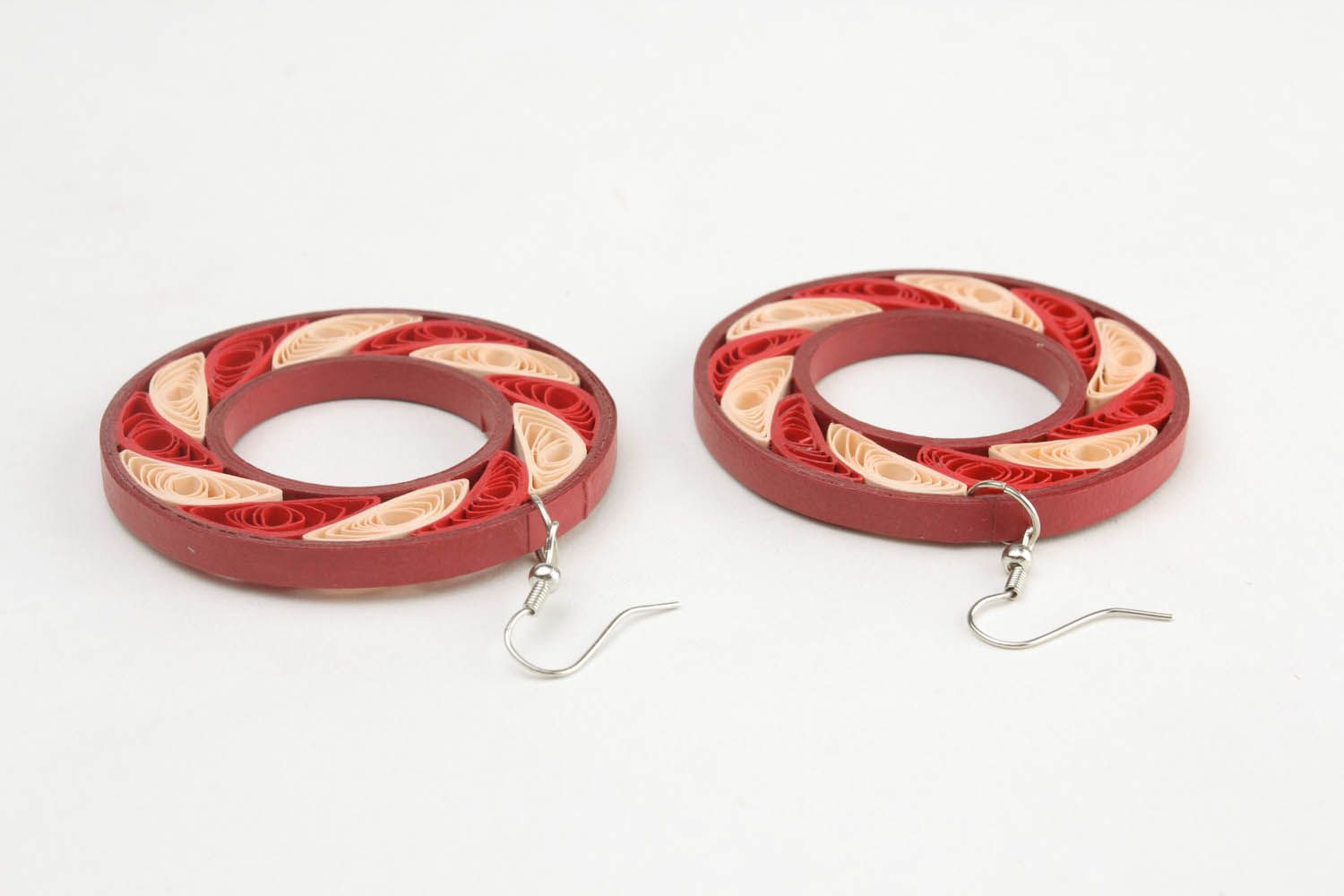 Claret paper round earrings photo 3