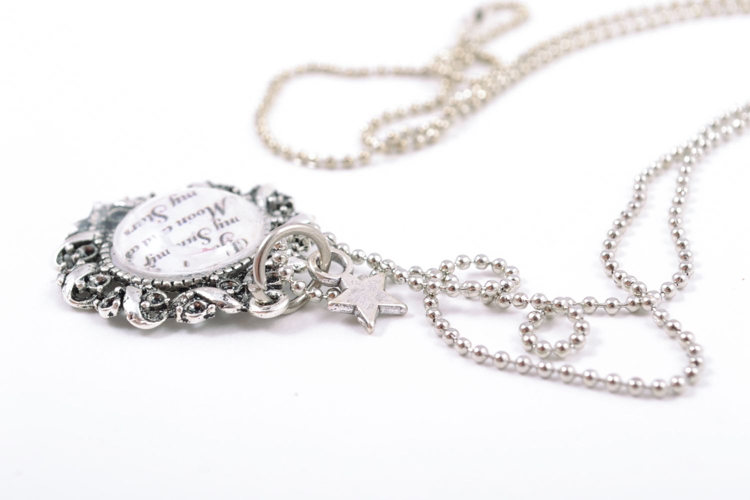 Long chain pendant with glass photo 4