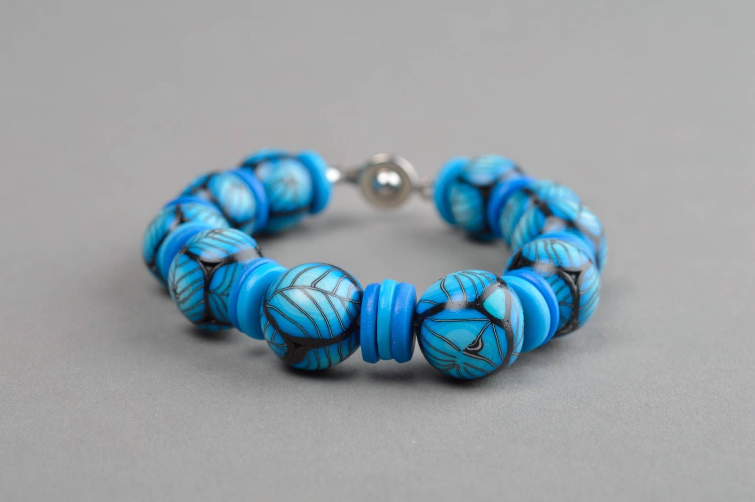 Handgemachtes Designer Armband aus Polymerton in blauen Farben für Damen foto 3