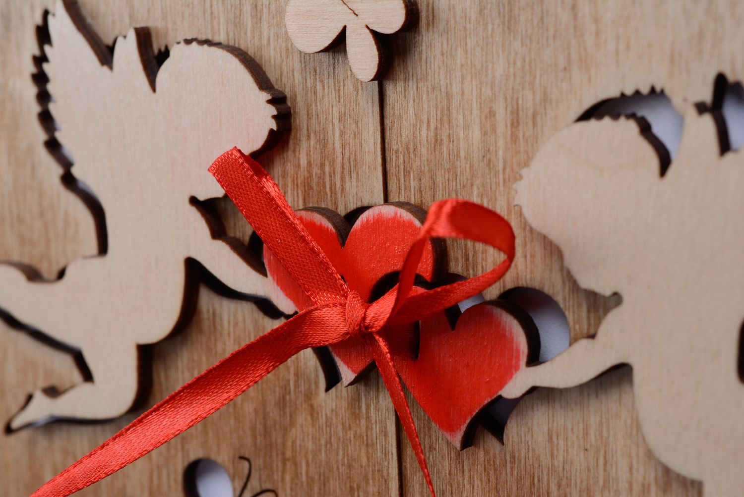Jolie carte de vœux artisanale faite main avec rubans pour le jour des amoureux photo 3