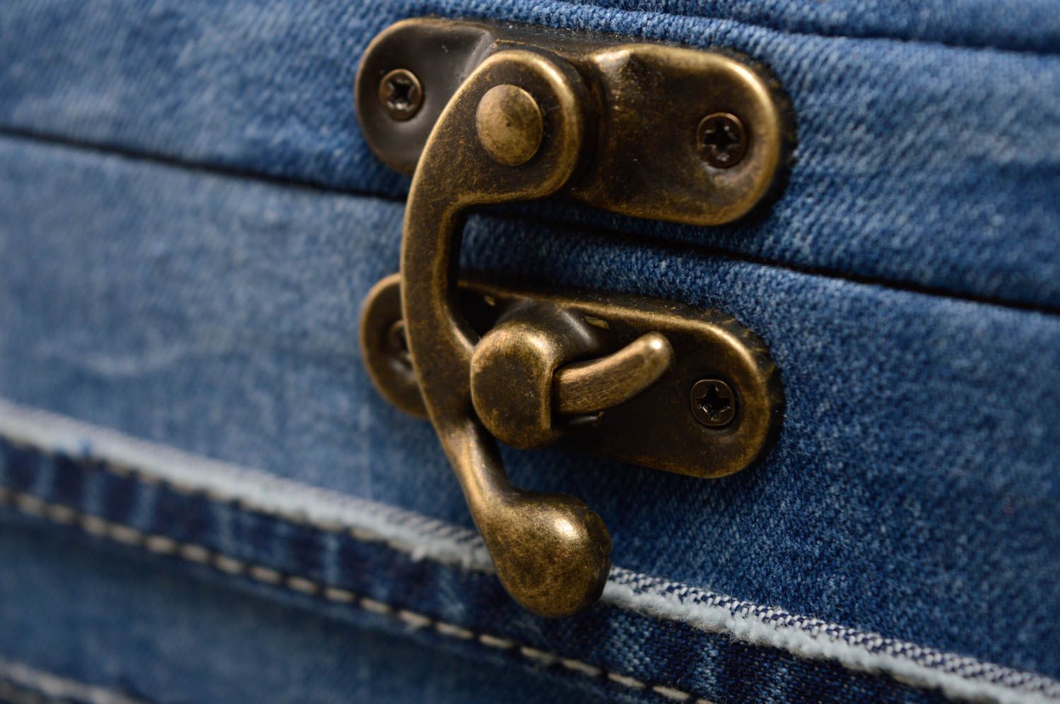 Handgemachte Schatulle aus Jeans für Aufbewahrung von Handarbeiten foto 4