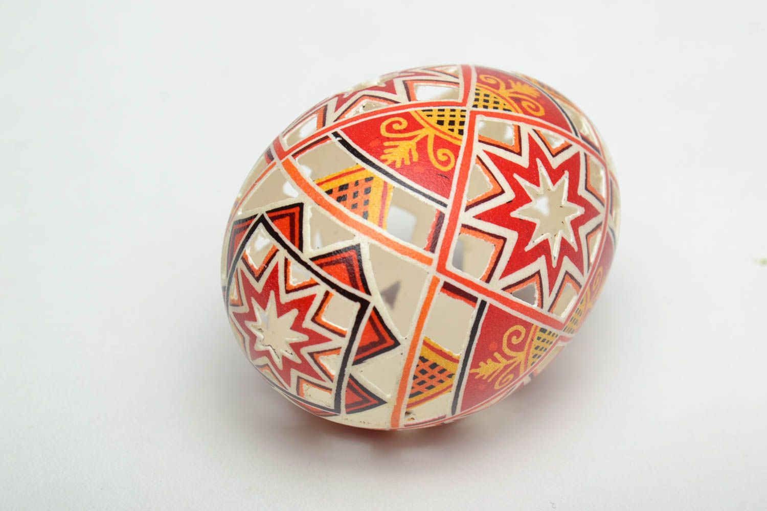 Huevo de Pascua pintado calado foto 3