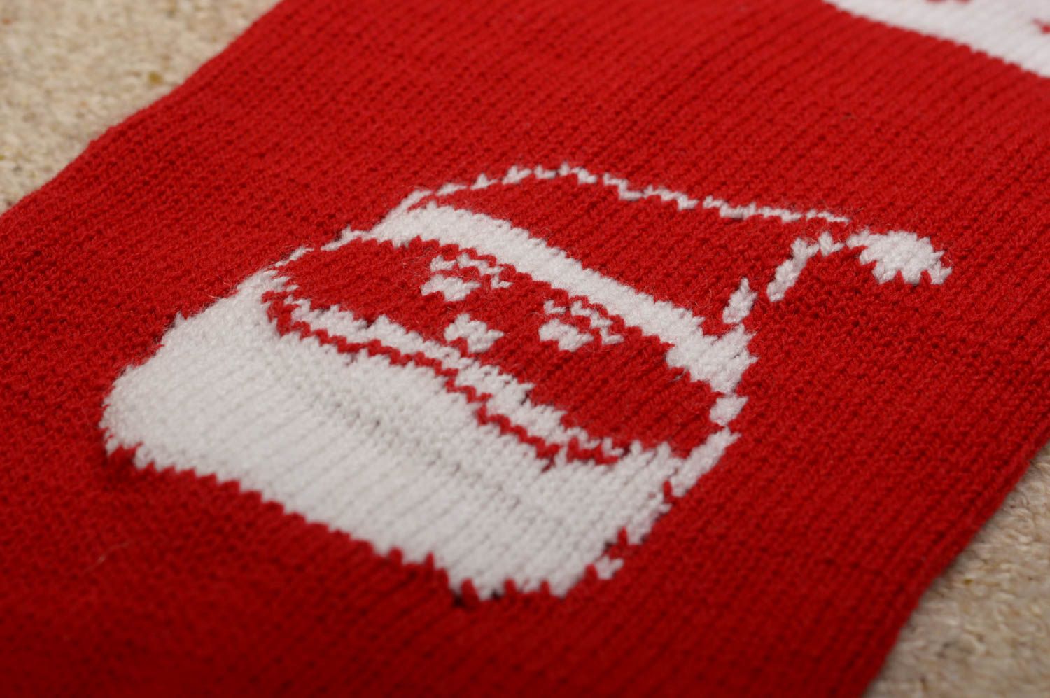 Chaussette Noël fait main Chaussette tricotée rouge blanc Idée déco Noël design photo 4