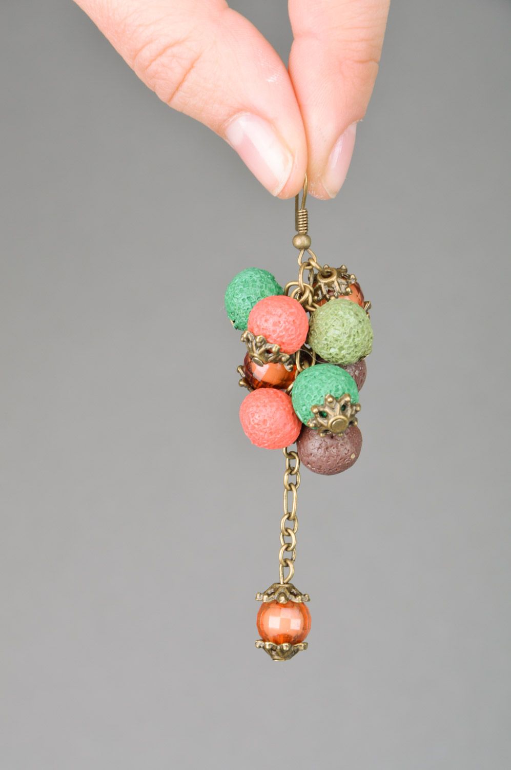 Boucles d'oreilles en pâte polymère pendantes faites main multicolores photo 3