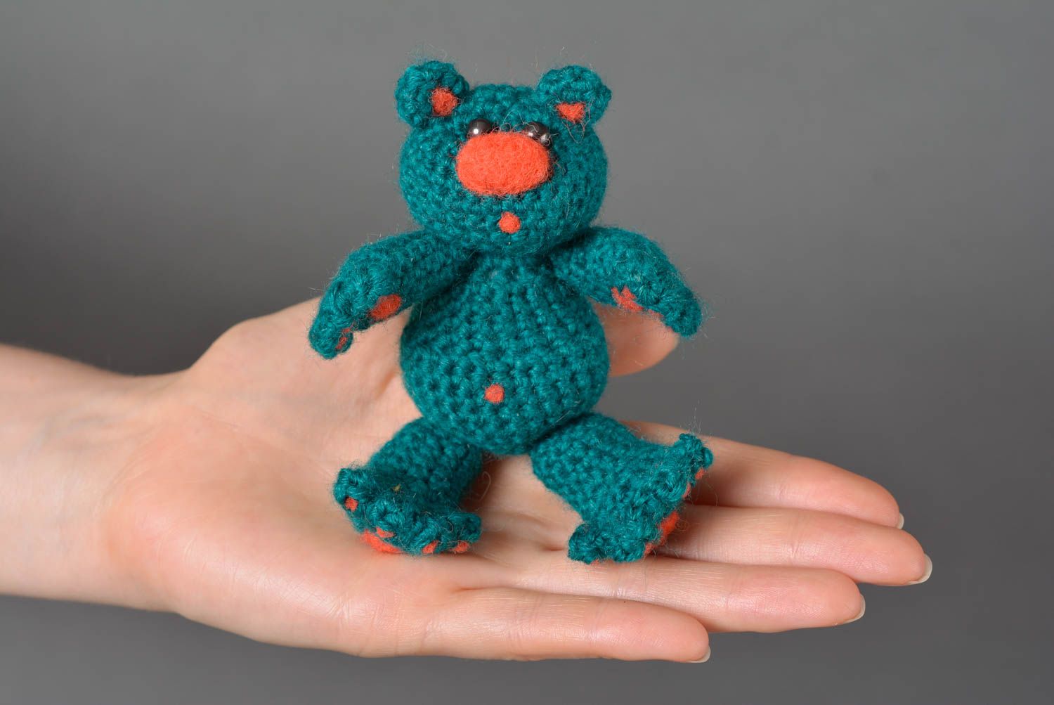 Jouet tricoté au crochet Peluche faite main Cadeau enfant original Ours bleu photo 3