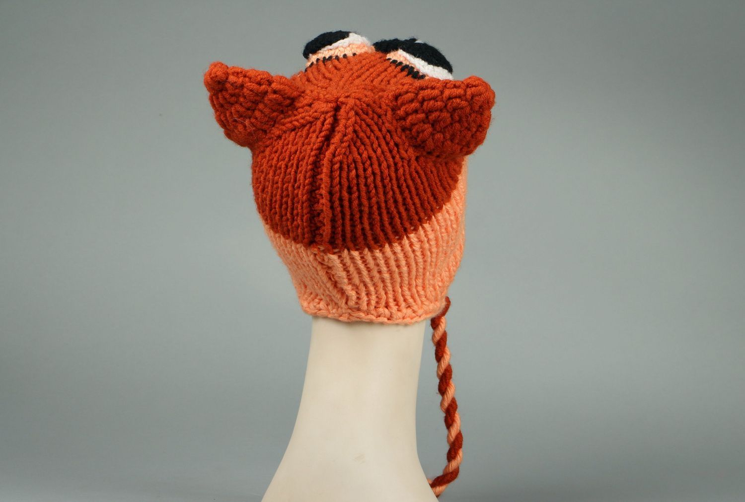 Bonnet tricoté avec des aiguilles en demi-laine Chat Léo  photo 3