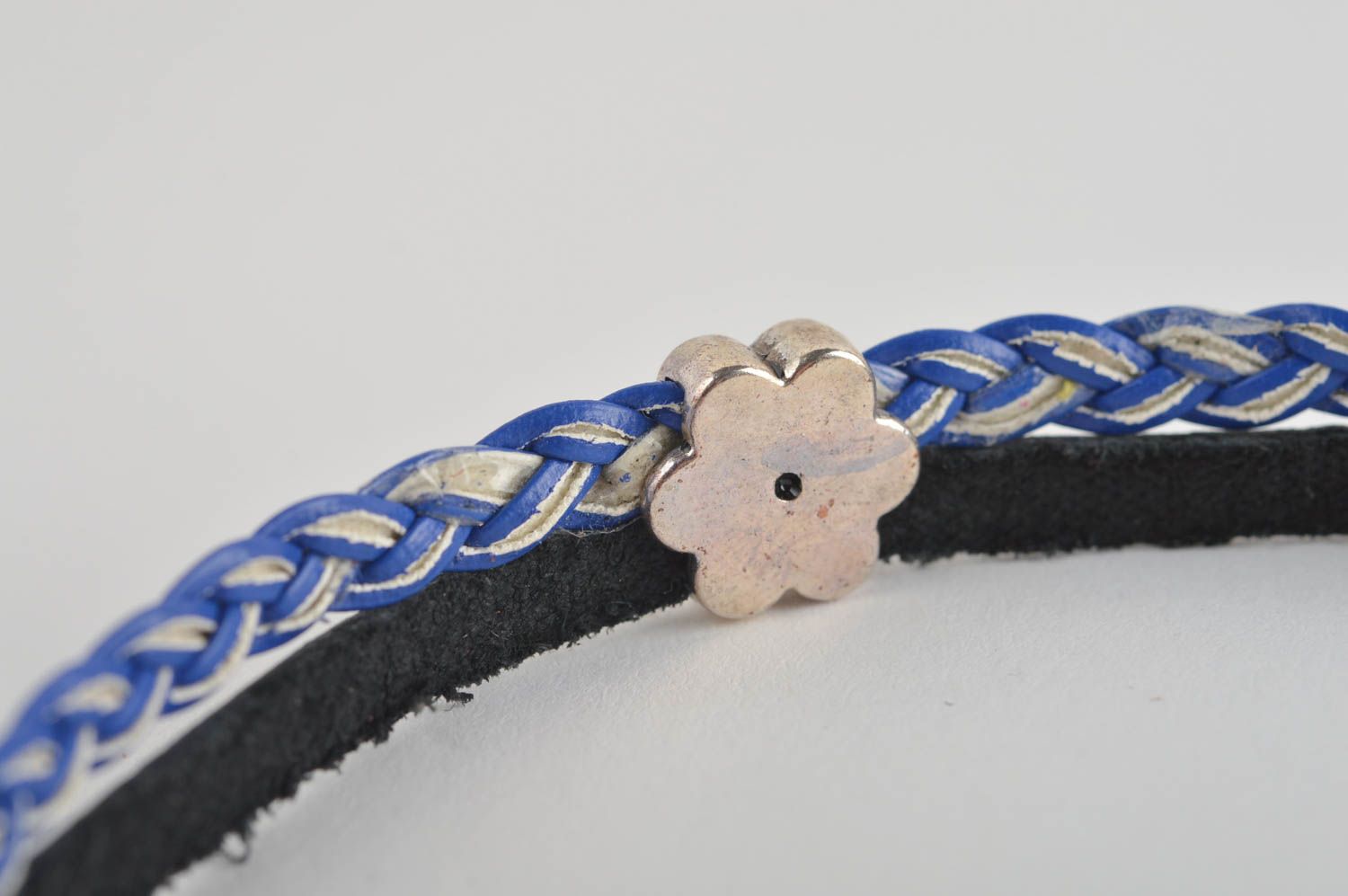 Браслет ручной работы браслет из кожи дизайнерское украшение сине-черное цветок фото 4
