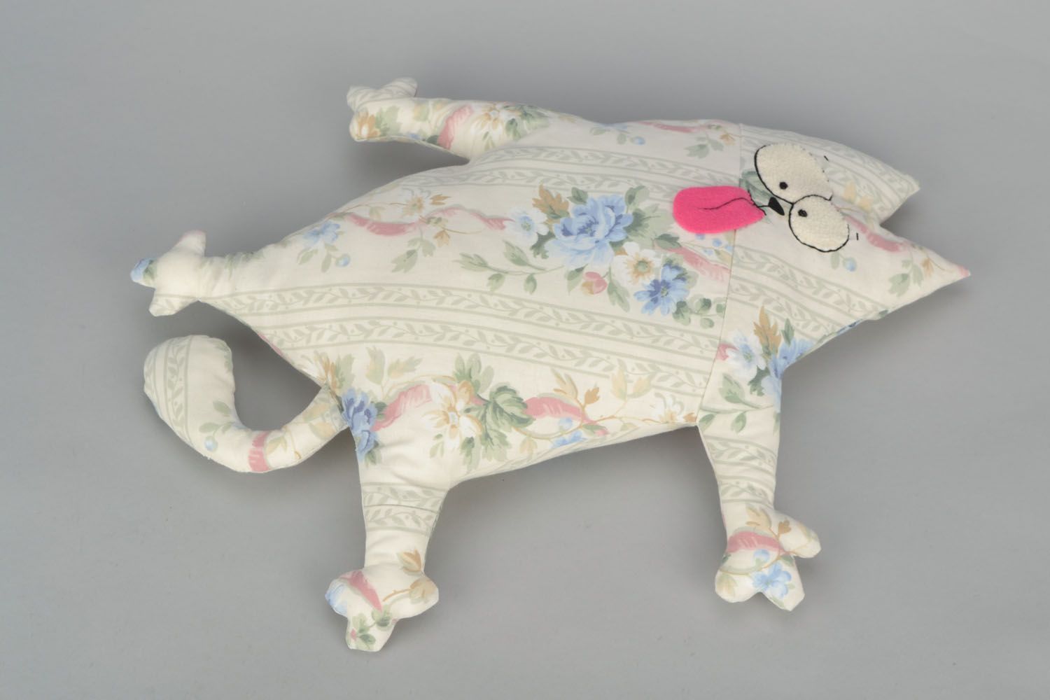 Soft toy in the shape of cat photo 1