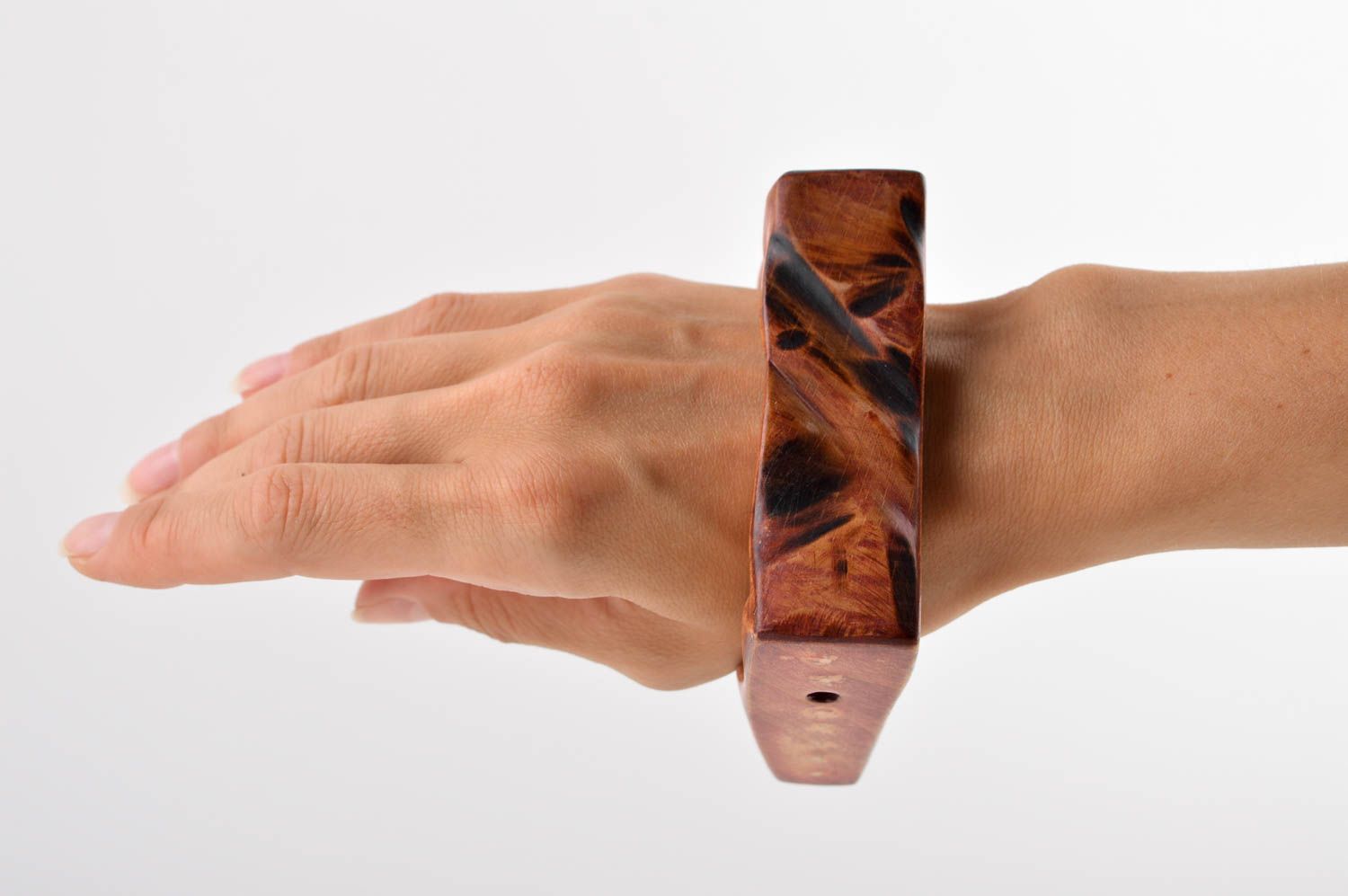 Бижутерия из дерева подарок ручной работы браслет на руку массивный красивый фото 5