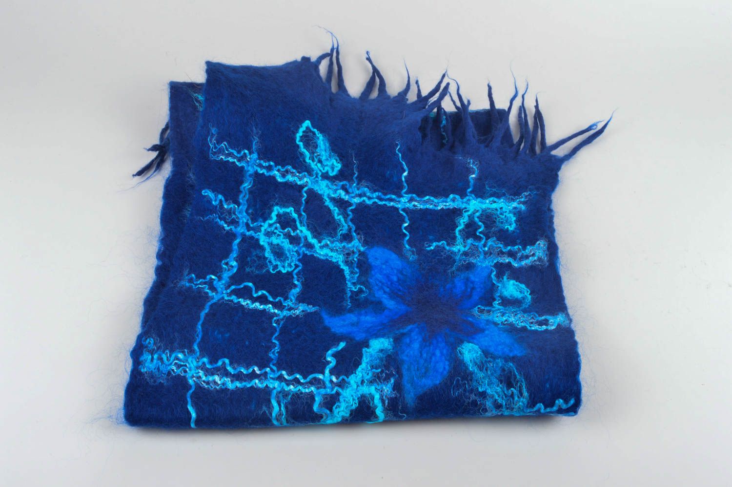 Женский шарф ручной работы шарф из шерсти сине-голубой красивый валяный шарф фото 3