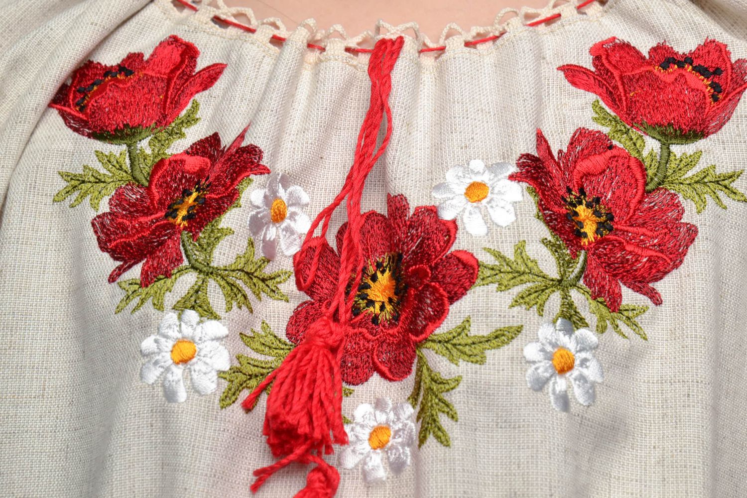 Embroidered dress with belt photo 3