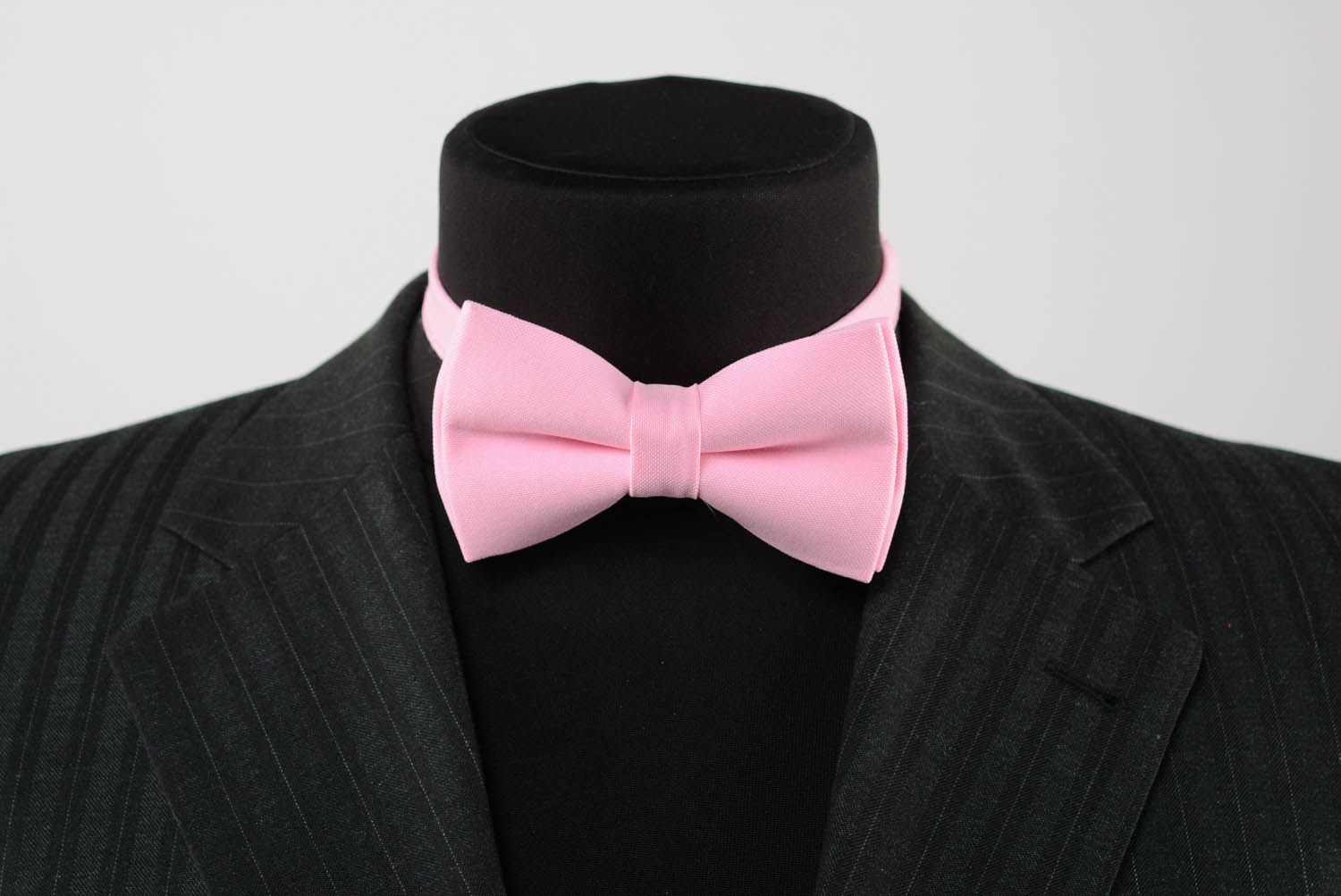 Light pink bow tie  photo 2