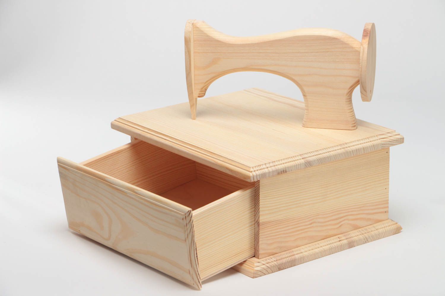 Pieza para manualidades hecha a mano de madera caja para labores de aguja foto 2