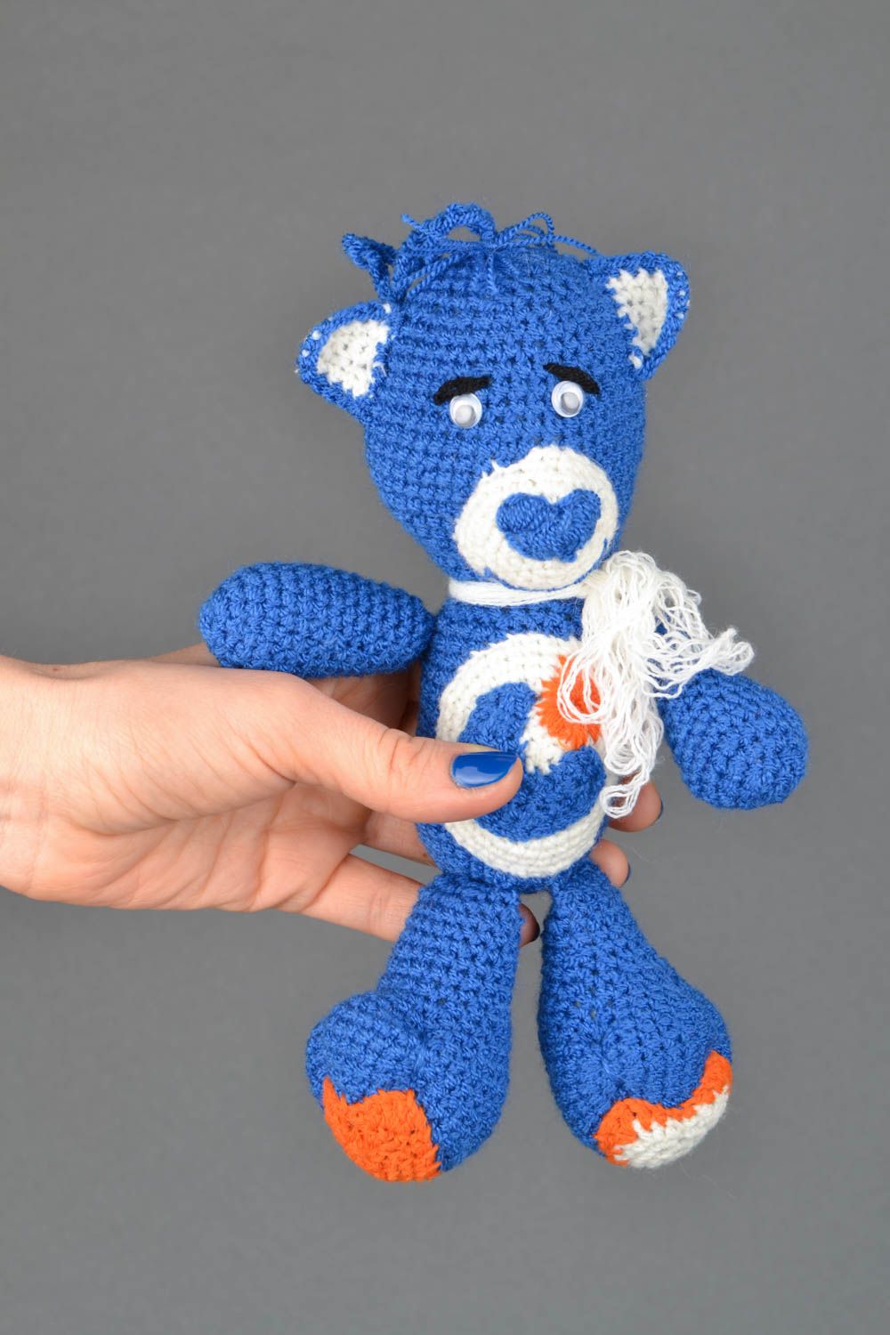 Вязаная игрушка маленькая Синий медвежонок фото 2