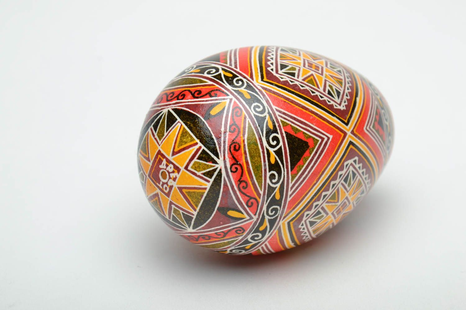 Easter egg painted with hot wax photo 3