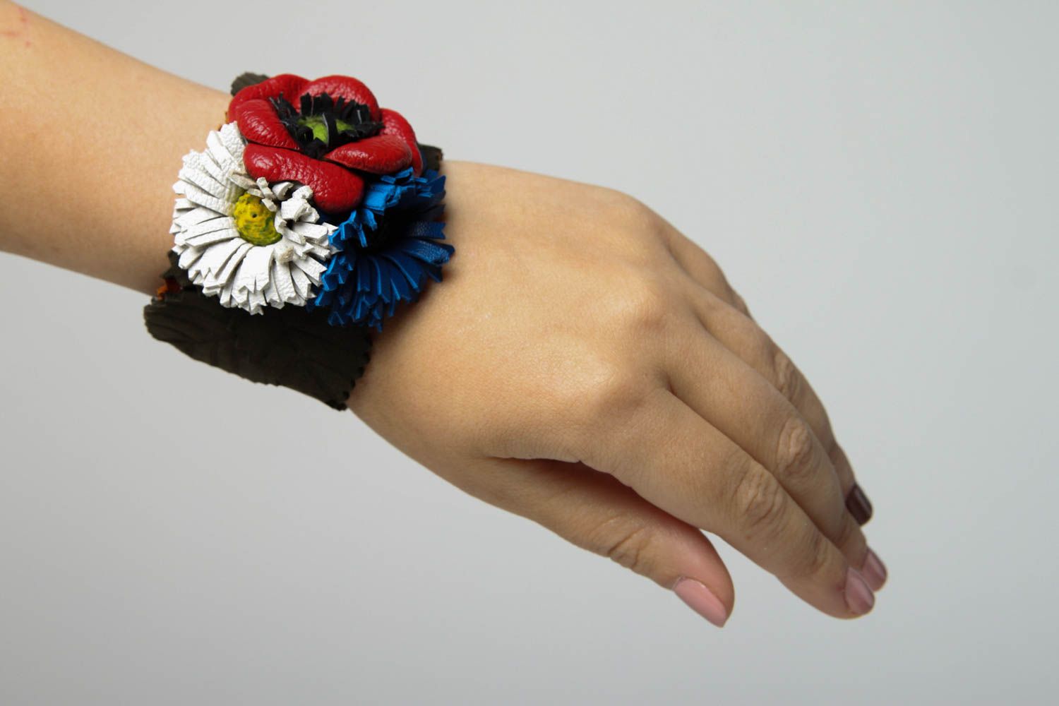 Bracelet avec fleurs large Bijou fait main cuir naturel Cadeau pour femme photo 2