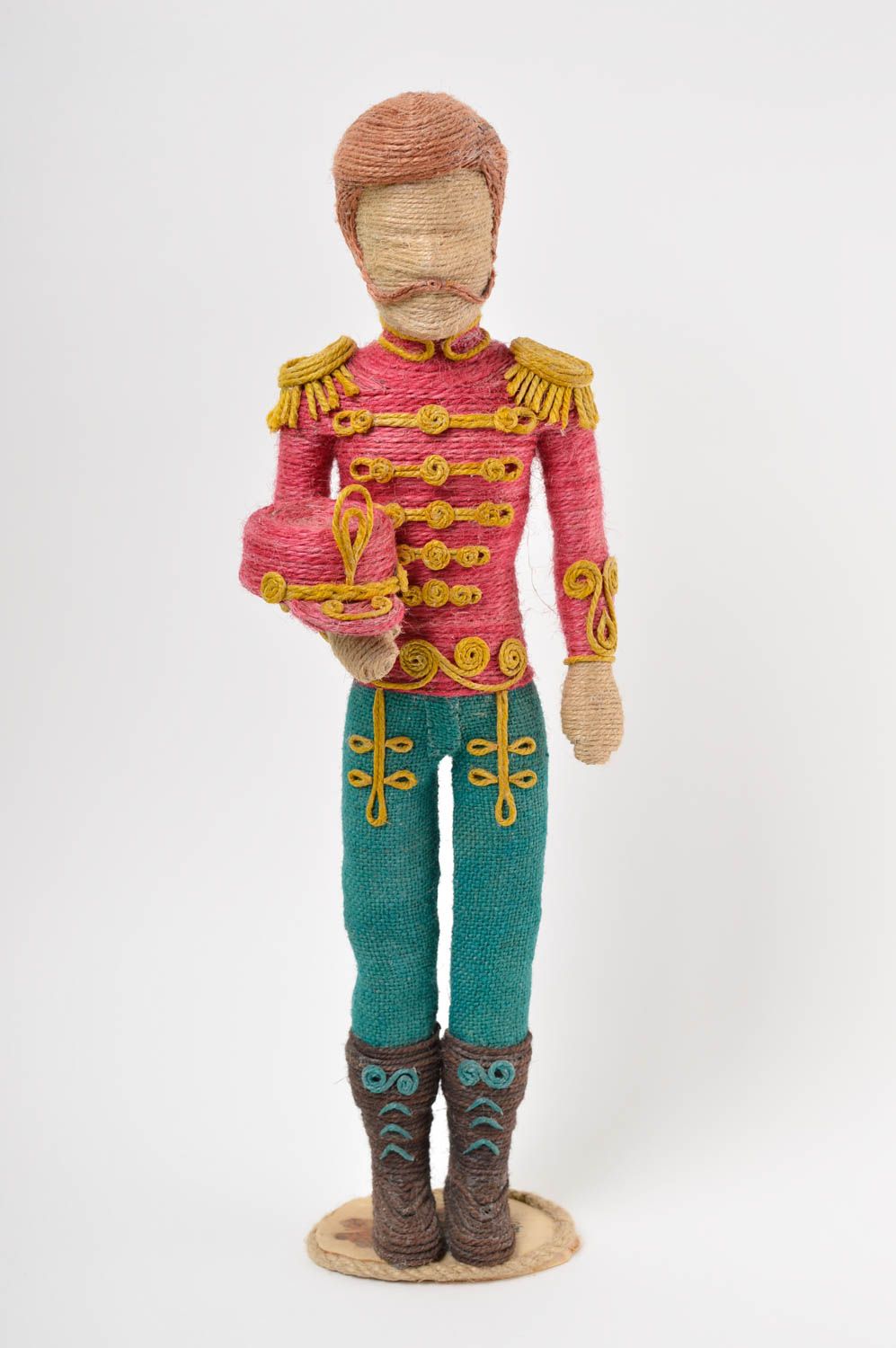 Кукла ручной работы декор для дома кукла из шпагата статуэтка фигурка Гусар фото 2