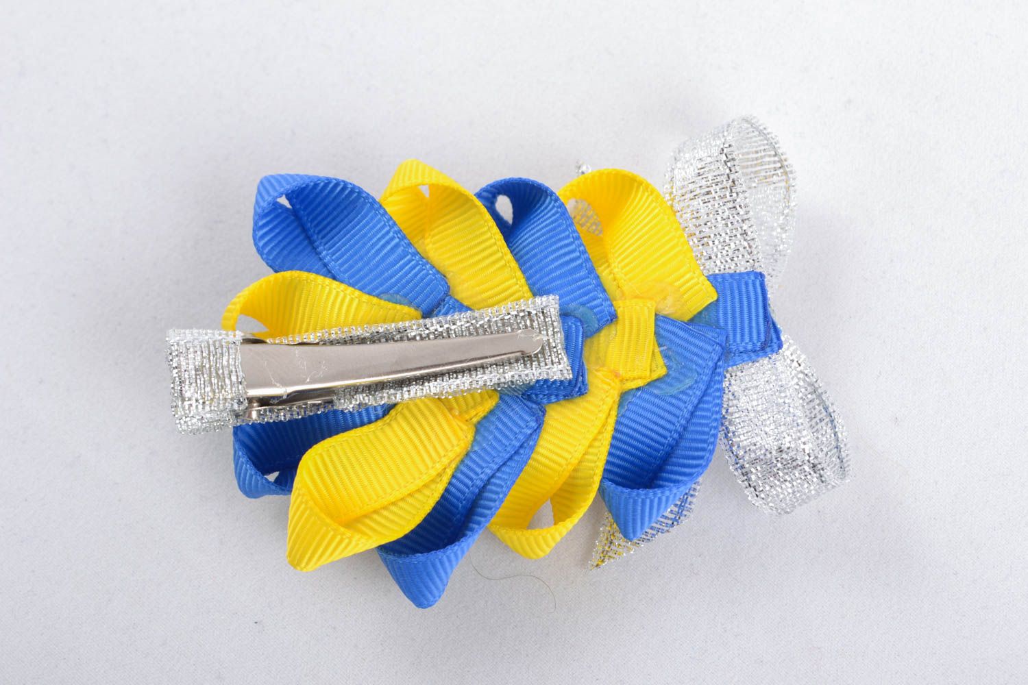 Hair clip made of rep ribbons photo 1