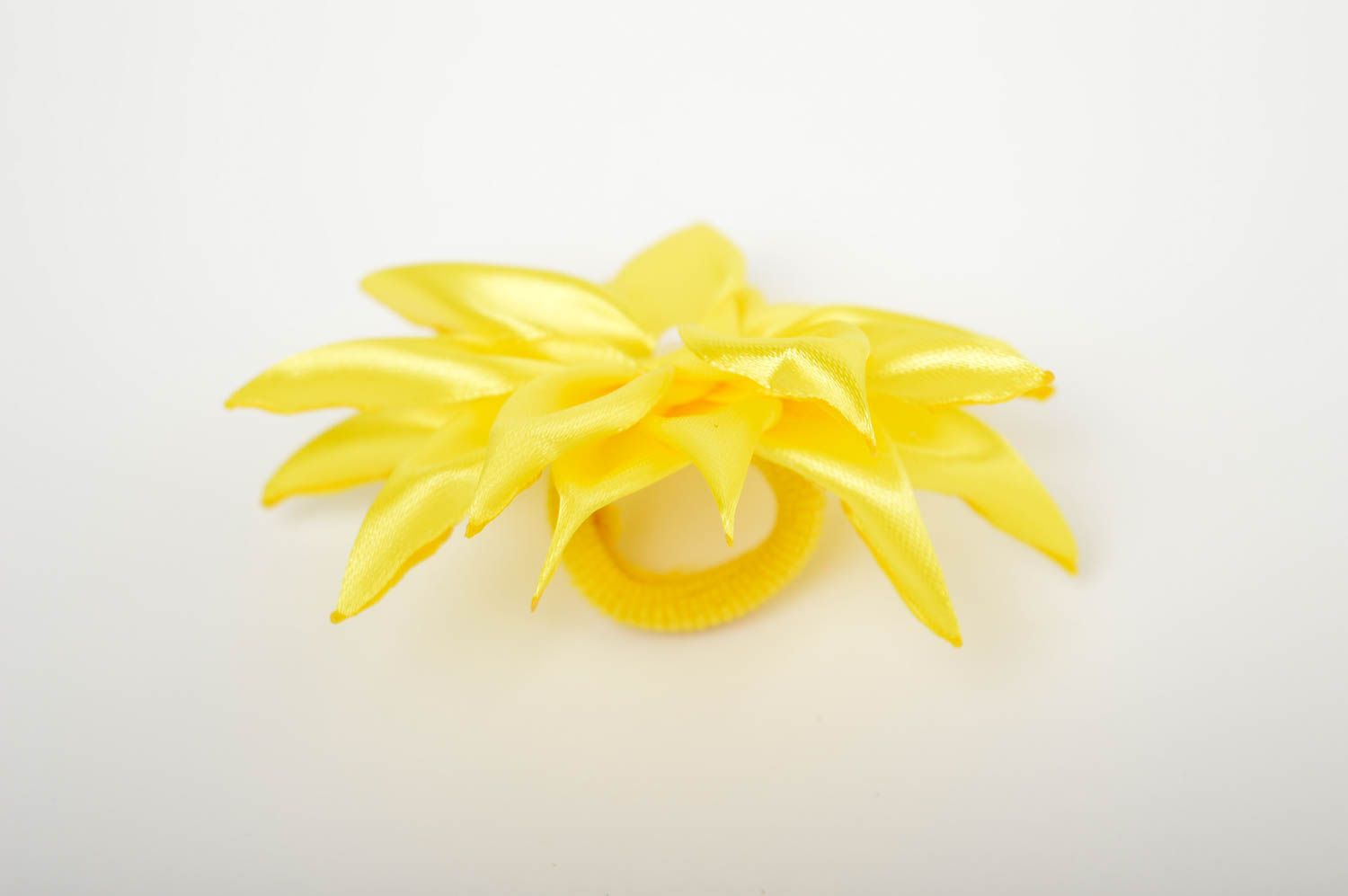 Детская резинка handmade аксессуар для волос резинка из лент желтый цветок фото 2