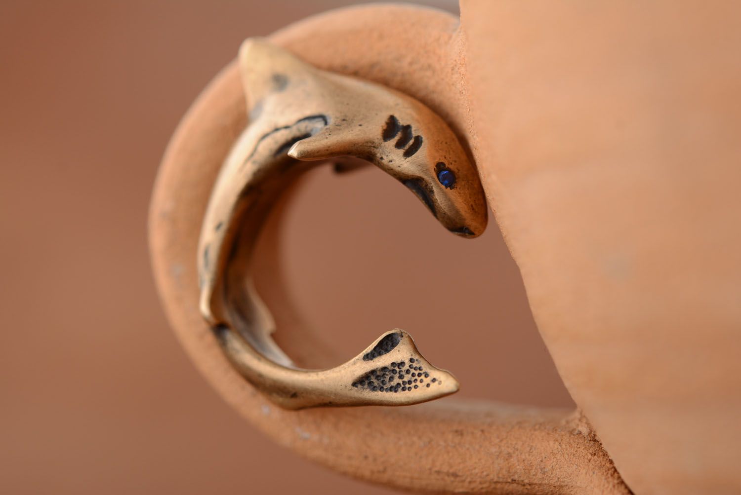 Бронзовое кольцо Акула фото 2