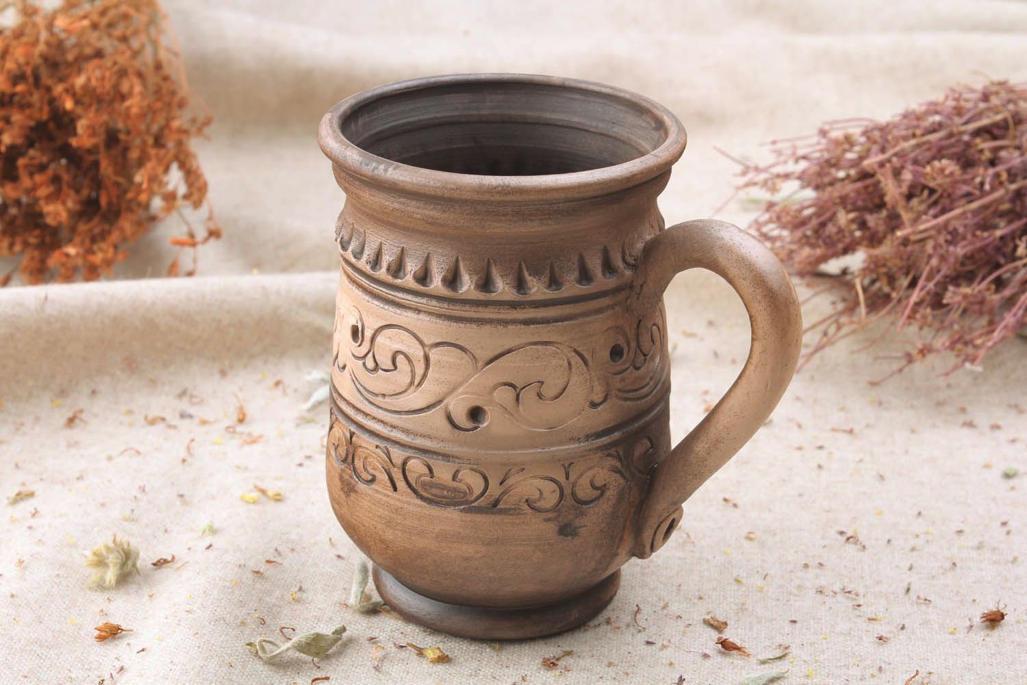 10 oz white clay tall cup with handle and rustic Italian pattern photo 1