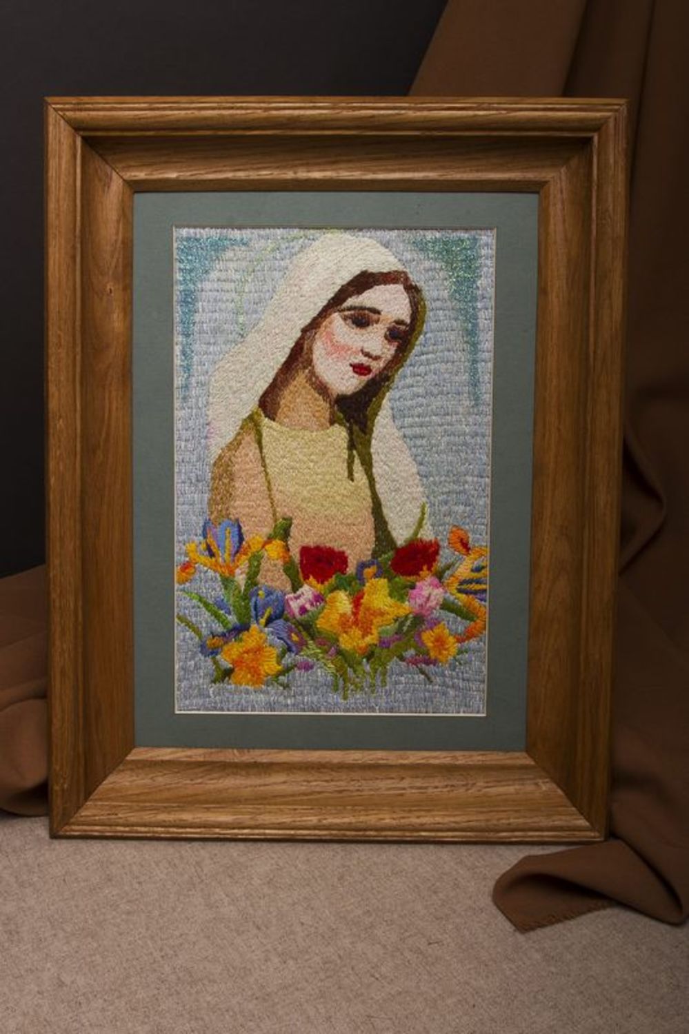 Tableau brodé Madonna aux fleurs photo 1