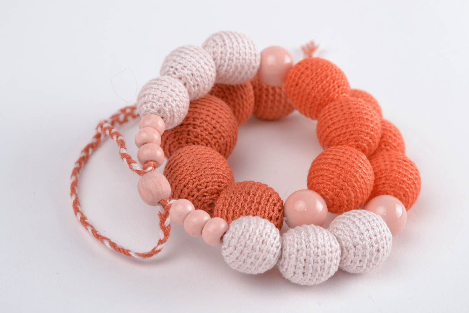Textil Collier aus Holzperlen in Orange Rosa Rot stilvoll handgemacht schön foto 5