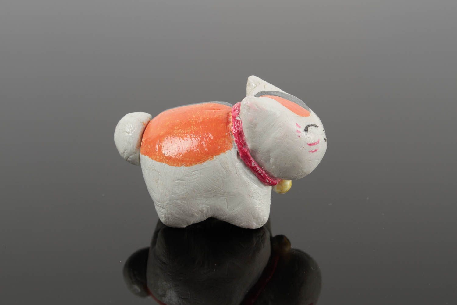 Mini Figurine chat blanc faite main en pâte polymère originale Petit cadeau photo 3