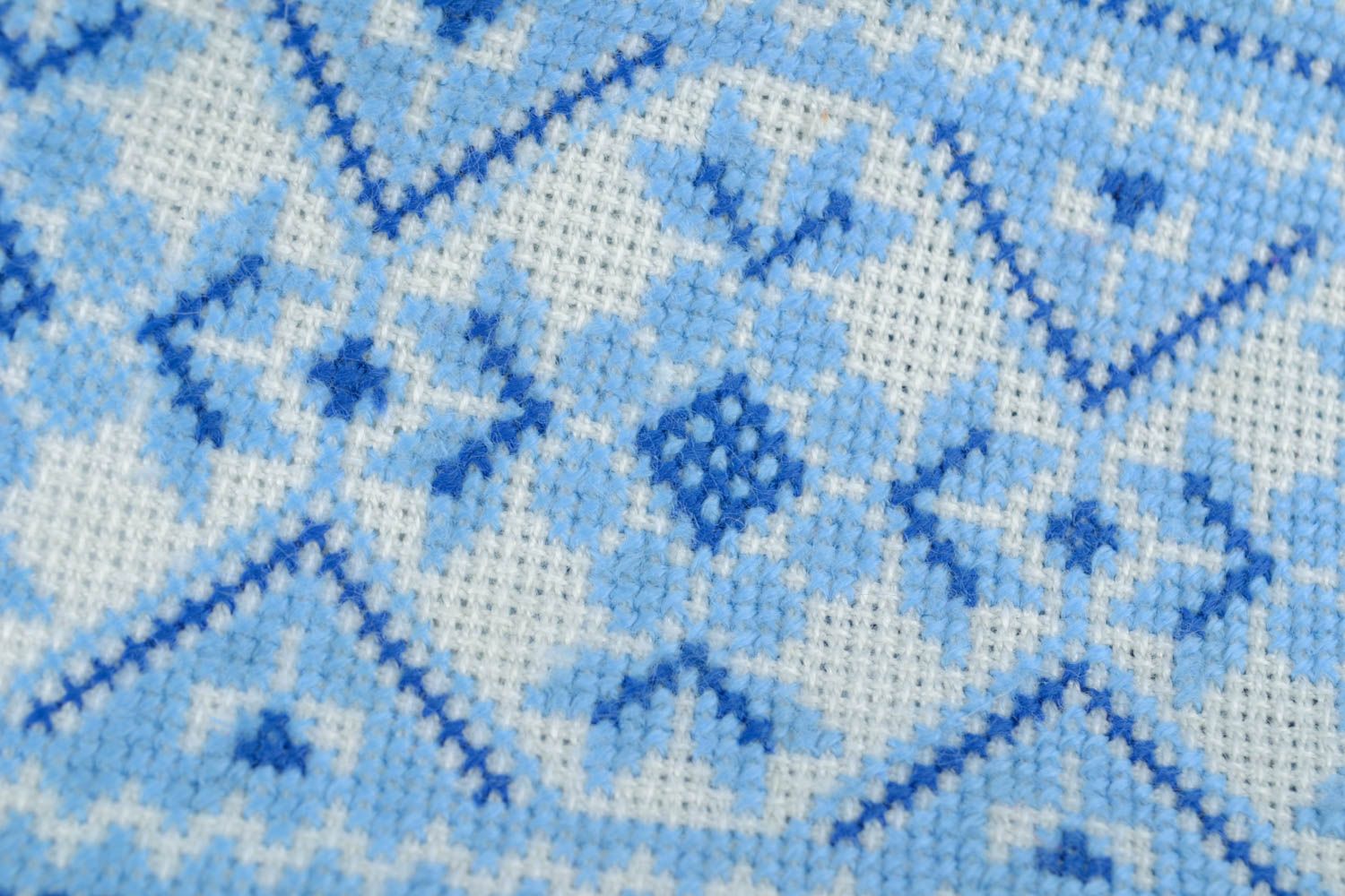 Ensemble de serviette brodée et panier en tissu  photo 2