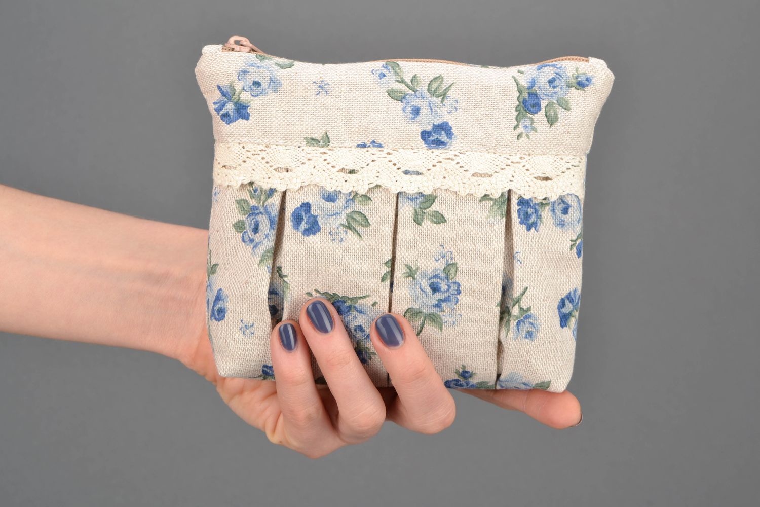 Trousse de beauté artisanale de tissu faite main Rose bleue photo 1