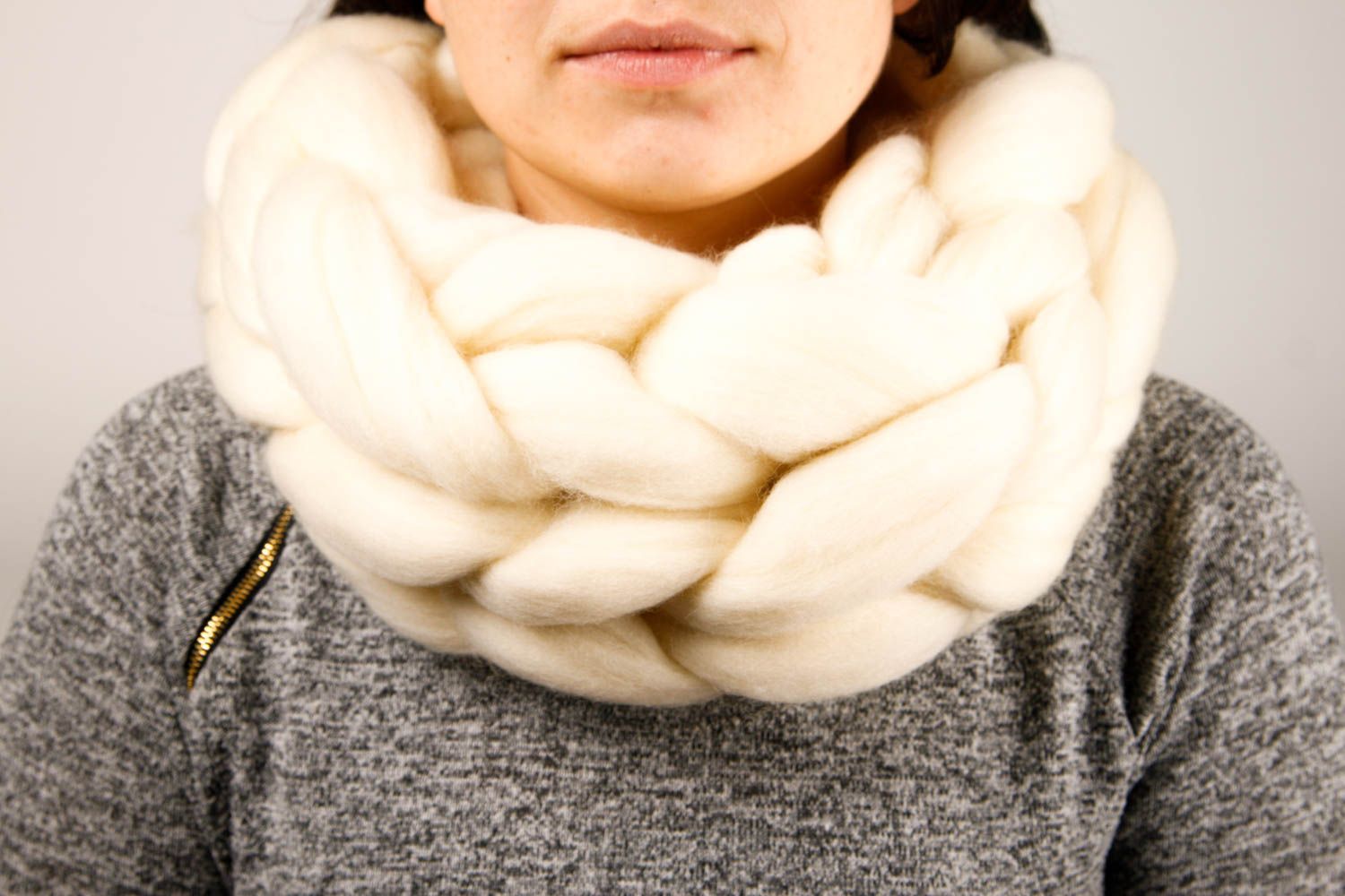 Шарф снуд ручной работы шарф хомут белый стильный шарф труба авторский фото 1