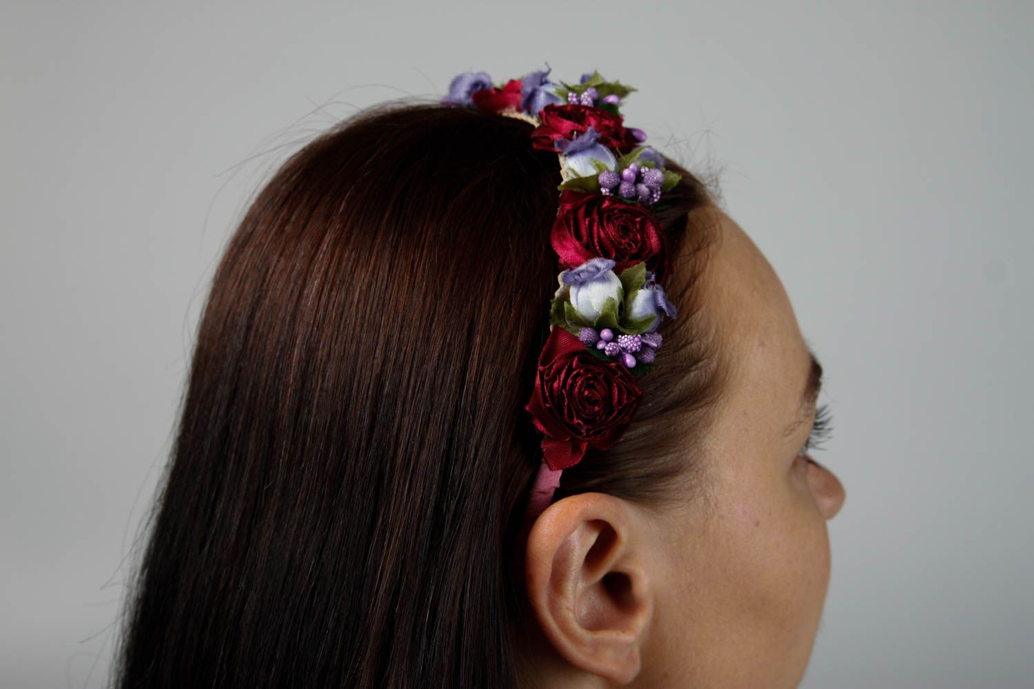 Diadema hecha a mano regalo original adorno para el pelo con flores multicolores foto 2