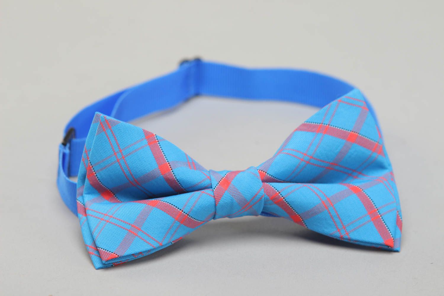 Bright checkered bow tie made of cotton fabric photo 2