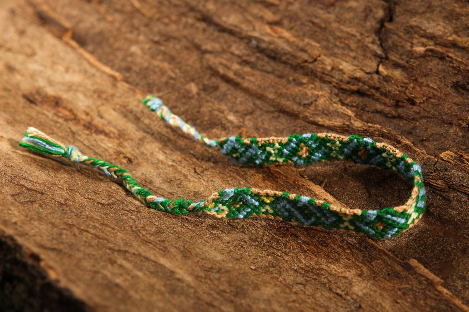 Браслет ручной работы вязаный аксессуар зеленый очень симпатичный модный браслет фото 1