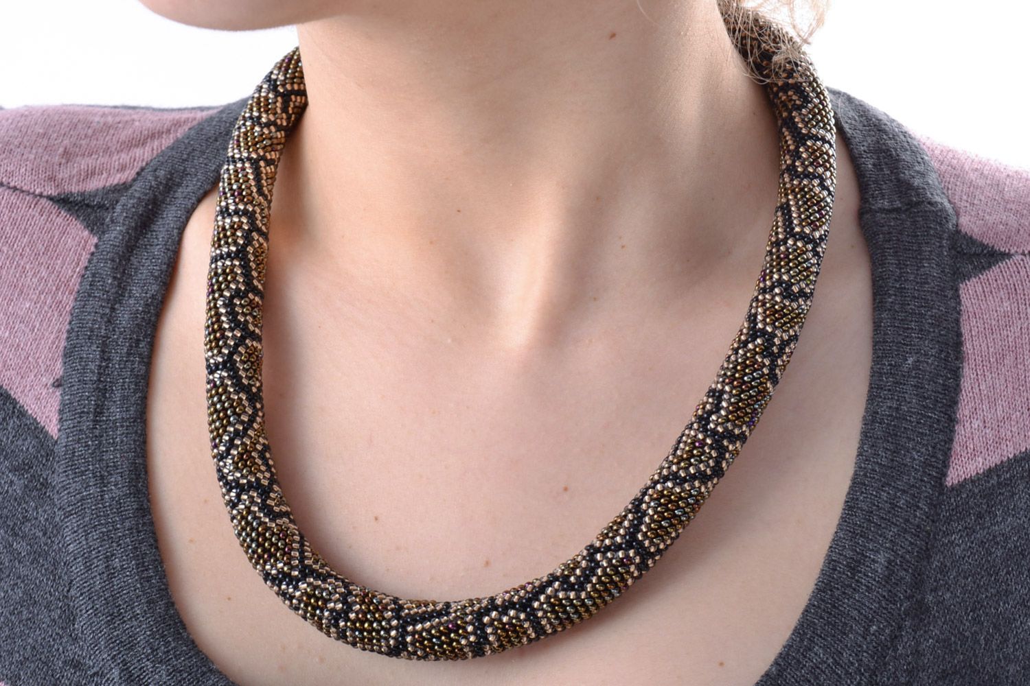 Collier spiral en perles de rocaille de créateur fait main motif serpent photo 1
