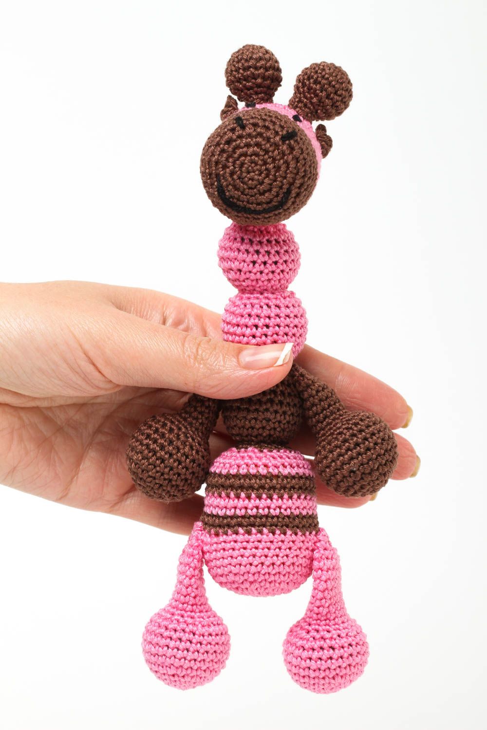 Hochet bébé Jouet girafe fait main tricoté coton rose brun Cadeau enfant design photo 5