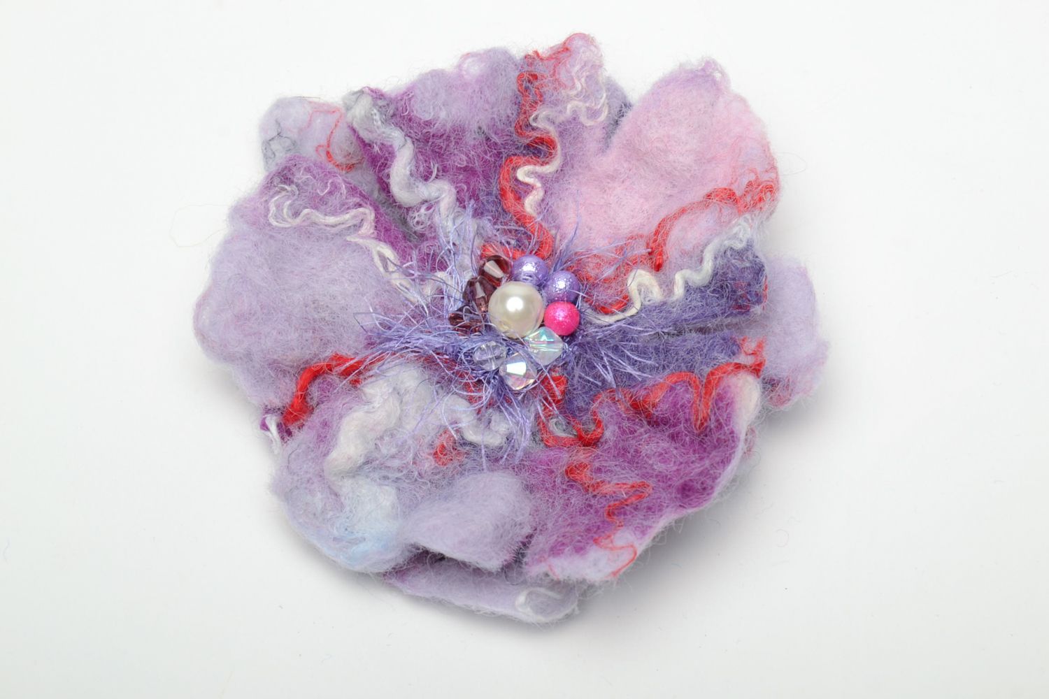 Broche artesanal con flor de lana foto 3