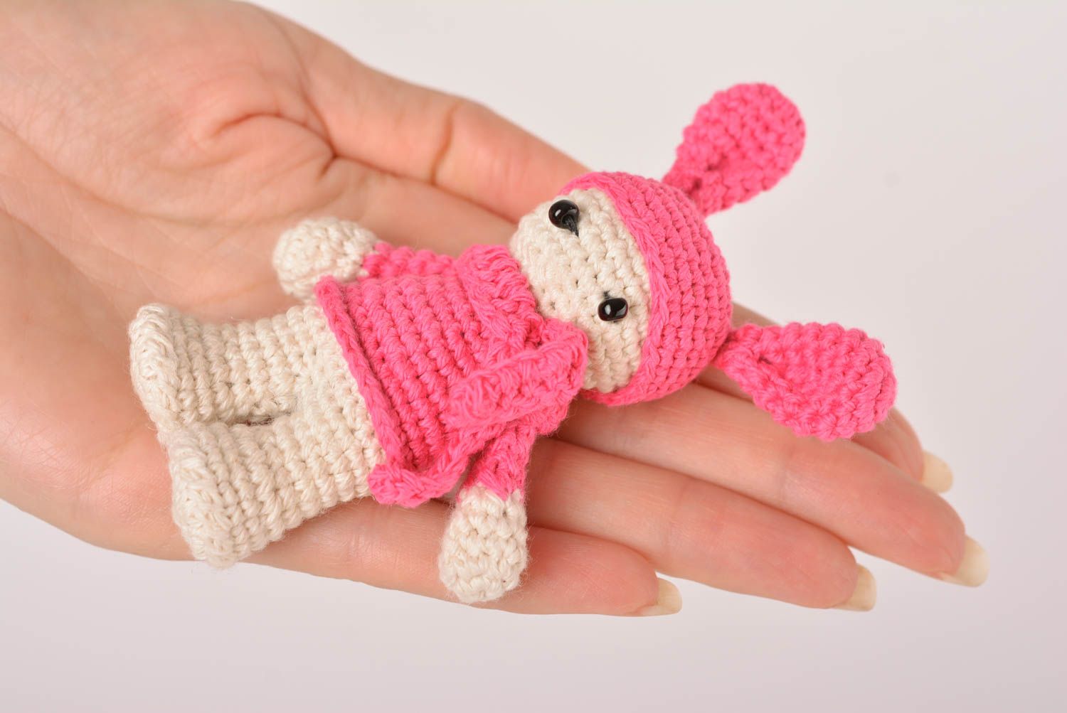 Мягкая игрушка ручной работы игрушка крючком детская игрушка розово-белая фото 3