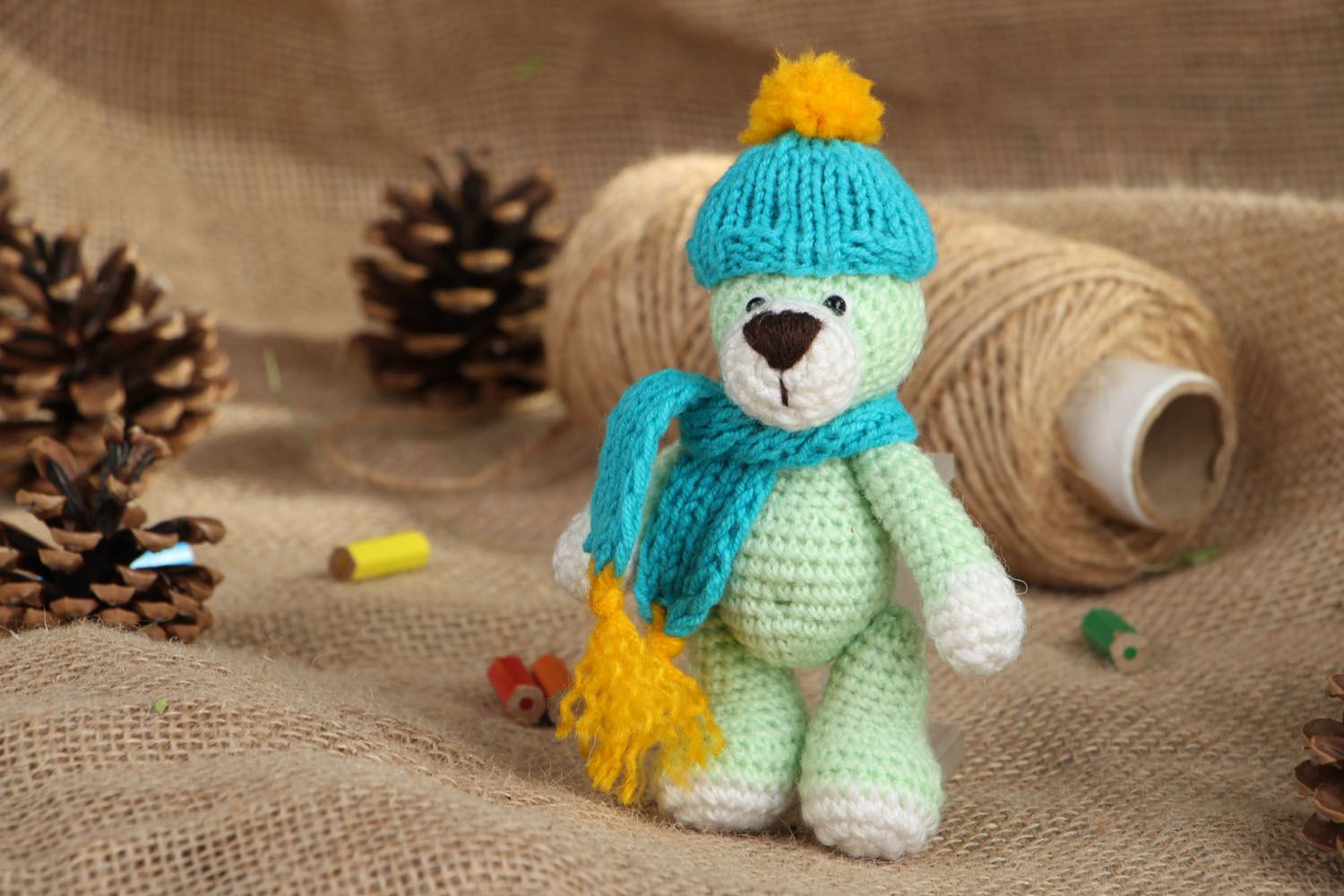 Jouet tricoté Ours en hiver fait main photo 5