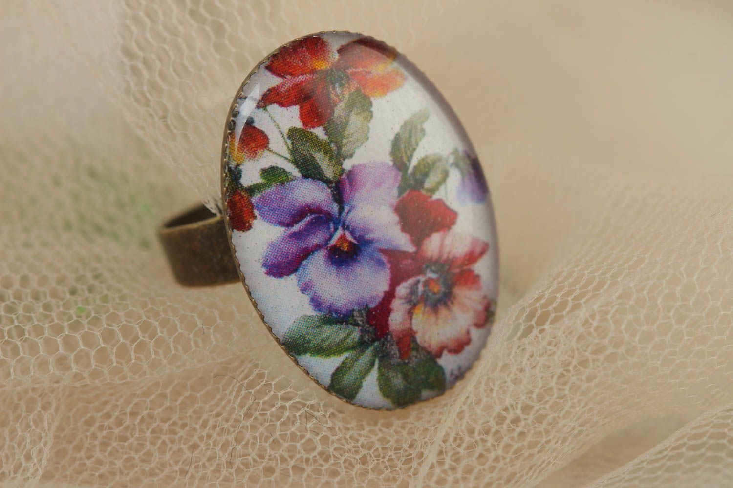 Handcrafted vintage egg-shaped ring made of glass glaze with violets photo 1