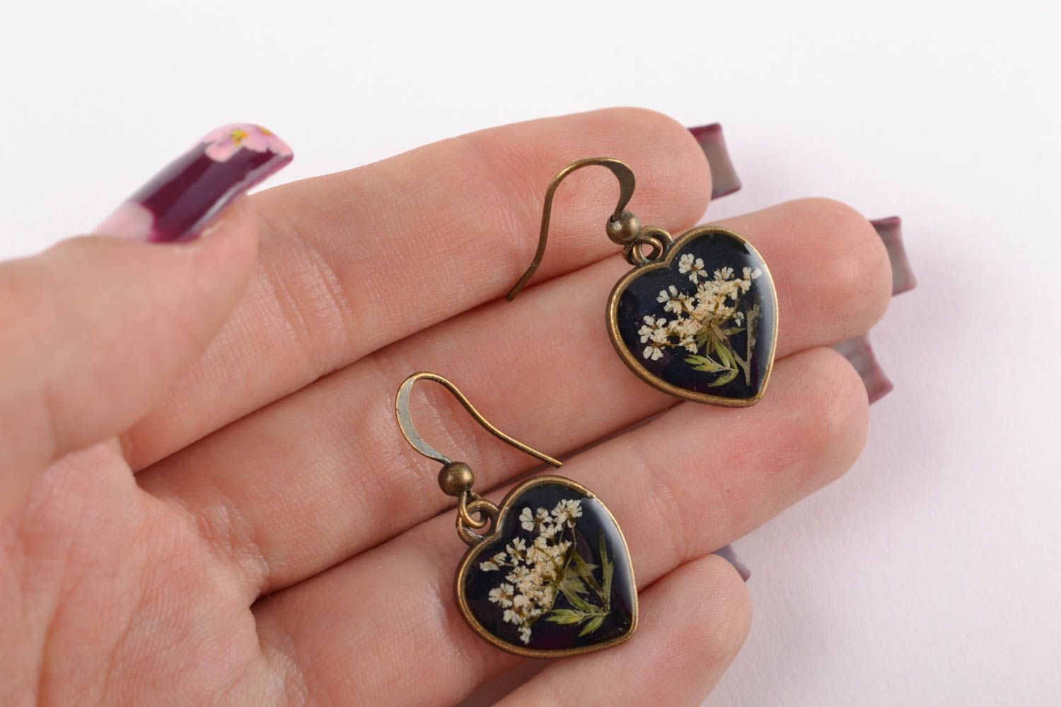 Earrings with real flowers coated with epoxy photo 2