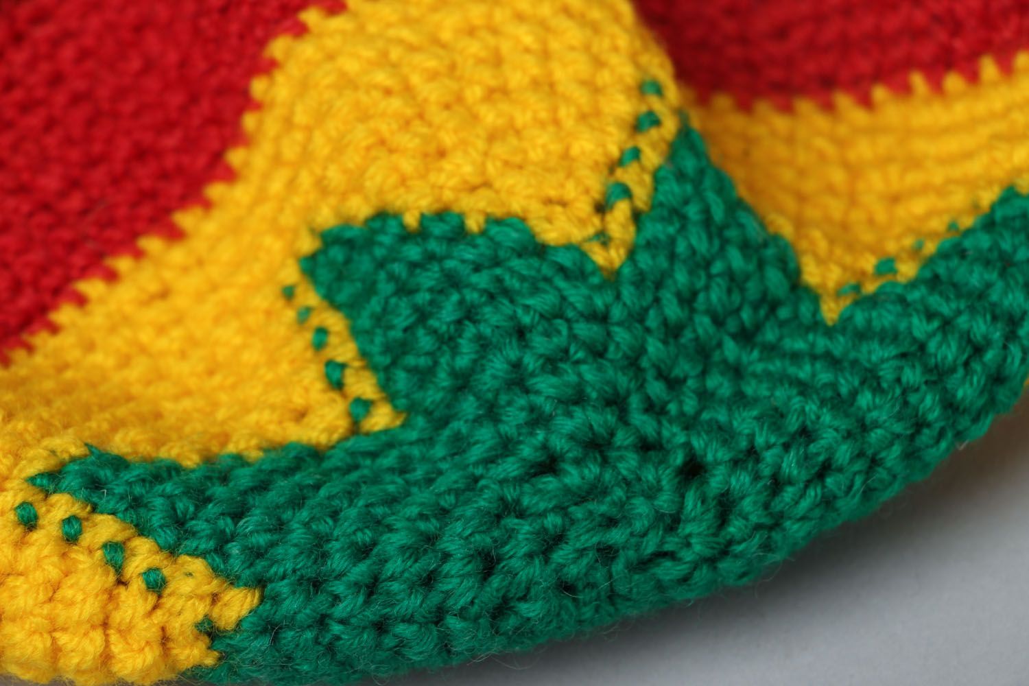 Bonnet tricoté au crochet multicolore fait main photo 3