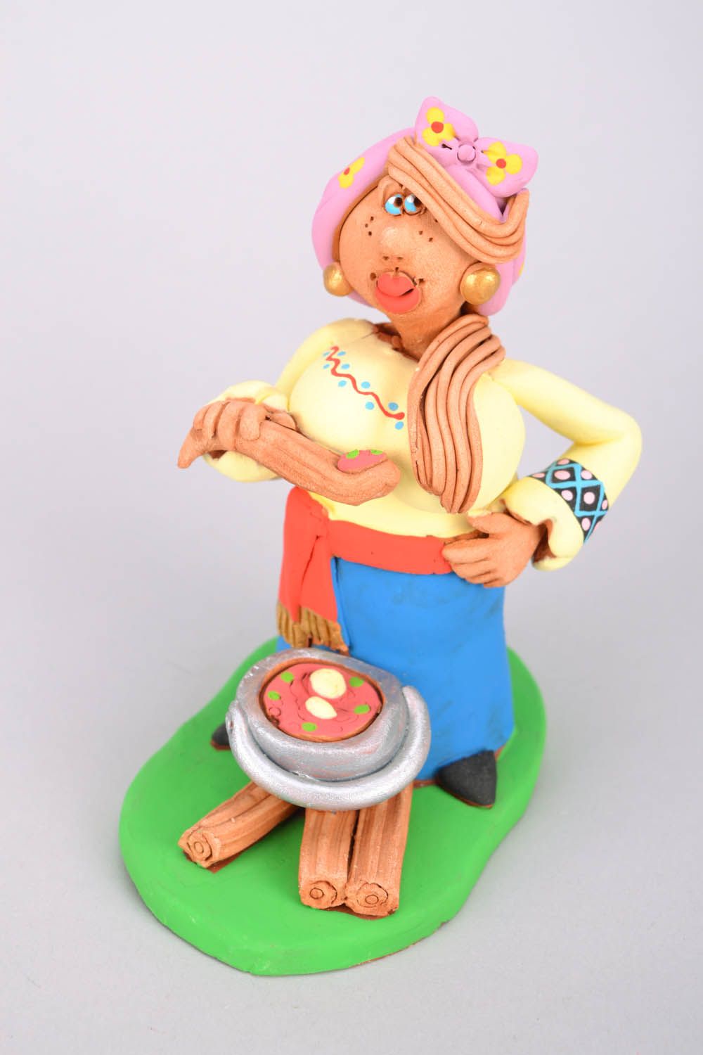 Clay statuette Cossack Woman is Cooking Soup photo 3