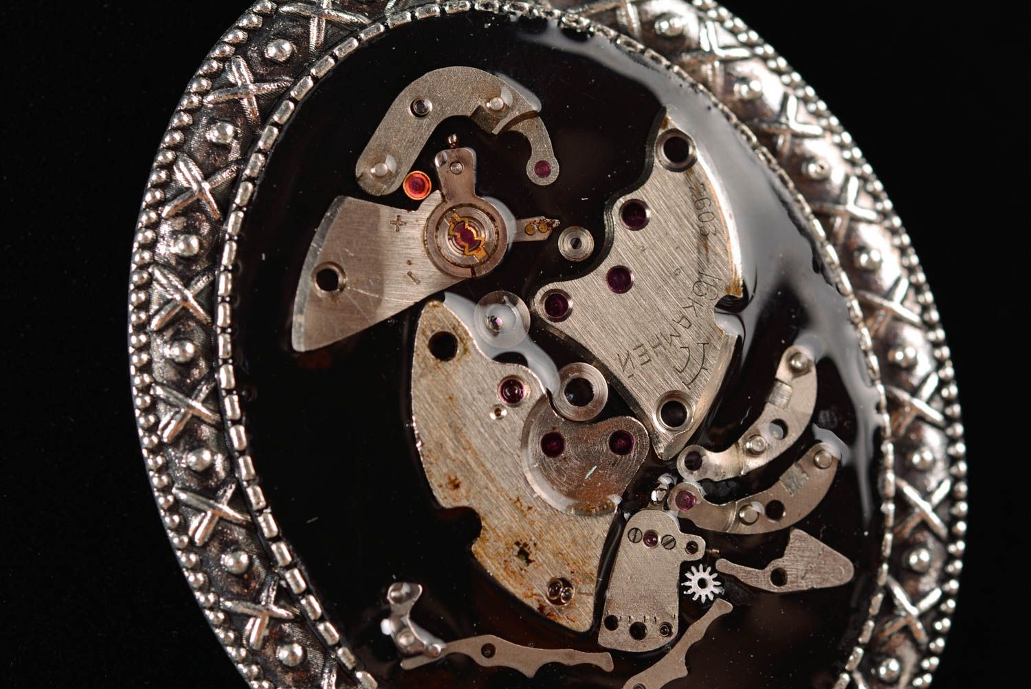Pendentif steampunk Bijou fait main ovale en métal design original Cadeau femme photo 3