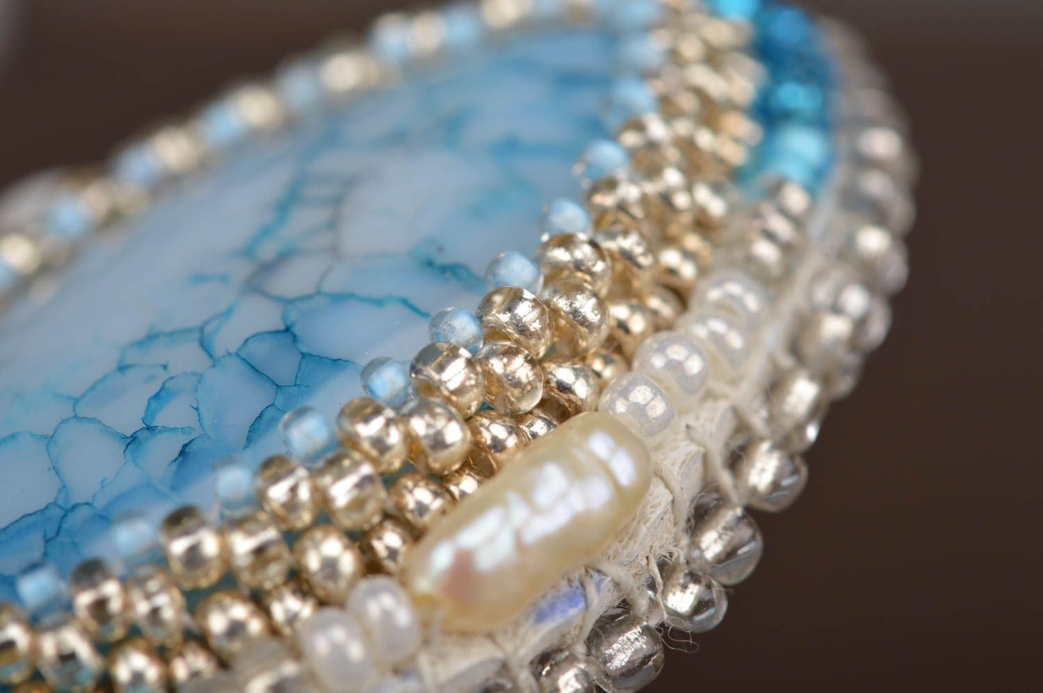 Голубое кольцо вышитое бисером с натуральным агатом ручной работы оригинальное фото 3