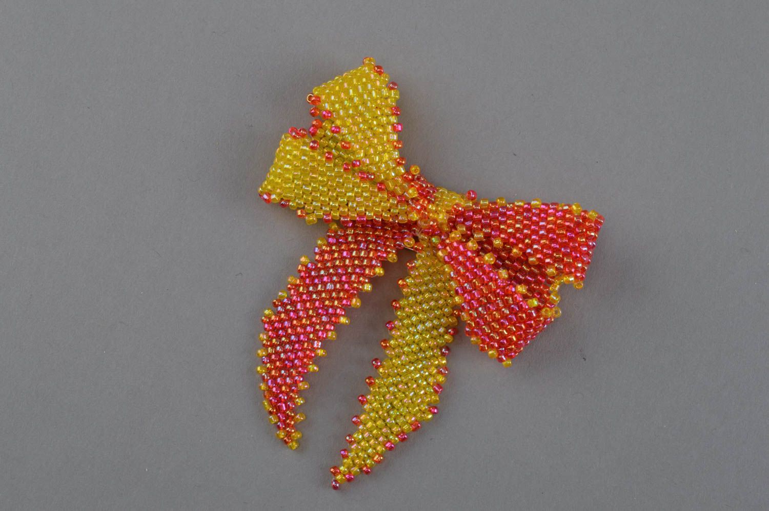 Broche noeud faite main en perles de rocaille festive accessoire original photo 2